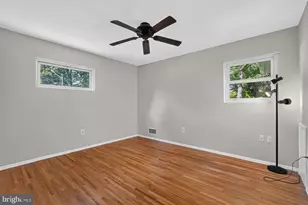 204 Rolling Rd, Gaithersburg, MD 20877 - Photo 17