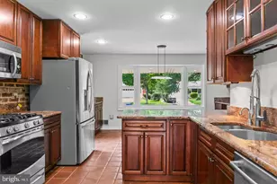 11820 Enid Dr, Potomac, MD 20854 - Photo 5