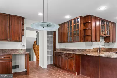 11820 Enid Drive, Potomac, MD 20854 - Photo 9