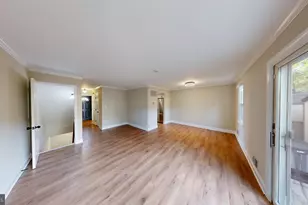 8 Big Acre Square, Gaithersburg, MD 20878 - Photo 5