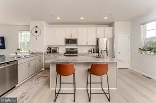 14301 Summit View Ln, Rockville, MD 20850 - Photo 17