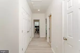 14301 Summit View Ln, Rockville, MD 20850 - Photo 37