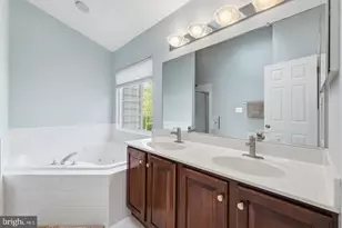 16 Graceland St, Gaithersburg, MD 20878 - Photo 29