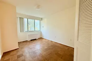 10401 Grosvenor Pl, Rockville, MD 20852 - Photo 5