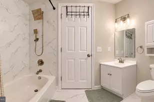 882 College Pkwy, Rockville, MD 20850 - Photo 17
