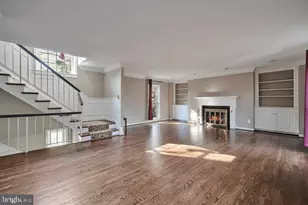10917 Wickshire Way W, Rockville, MD 20852 - Photo 7