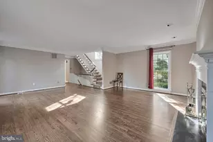 10917 Wickshire Way W, Rockville, MD 20852 - Photo 9
