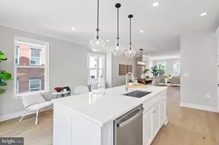 10302 Grosvenor Pl, Rockville, MD 20852 - Photo 11