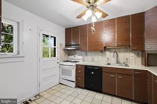 4819 Ertter Dr, Rockville, MD 20852 - Photo 7