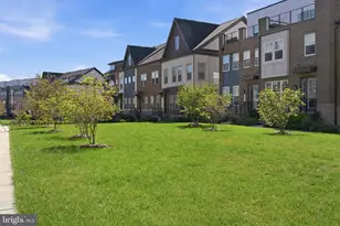 23 Armstrong Pl, Gaithersburg, MD 20878 - Photo 3