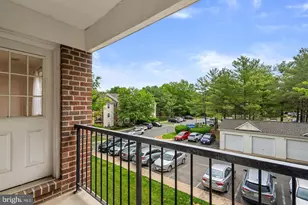 18328 Streamside Dr, Gaithersburg, MD 20879 - Photo 17