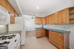 1009 Neal Dr, Rockville, MD 20850 - Photo 17