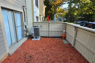 9441 Chadburn Pl, Gaithersburg, MD 20886 - Photo 3