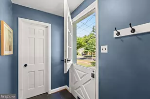 5908 Cromwell Dr, Bethesda, MD 20816 - Photo 3