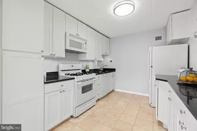 4800 Chevy Chase Drive #308, Chevy Chase, MD 20815 - Photo 5