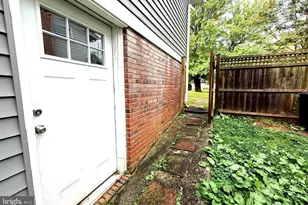 13807 Eastland St, Rockville, MD 20853 - Photo 11