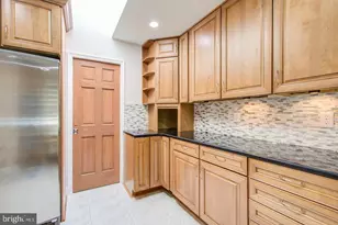 9203 Cedarcrest Dr, Bethesda, MD 20814 - Photo 11