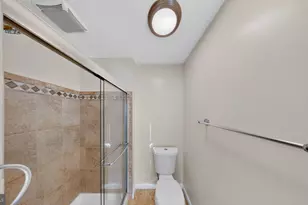 11902 Crimson Ln, Silver Spring, MD 20904 - Photo 17