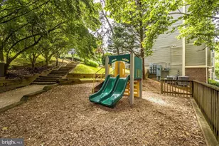 13110 Briarcliff Terrace, Germantown, MD 20874 - Photo 33