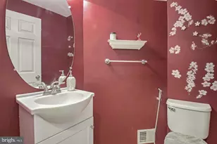18806 Harmony Woods Ln, Germantown, MD 20874 - Photo 15