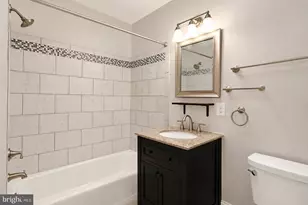 12900 Meadow View Dr, Gaithersburg, MD 20878 - Photo 29