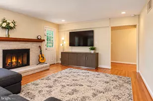 12900 Meadow View Dr, Gaithersburg, MD 20878 - Photo 23