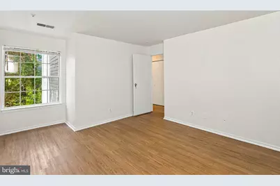[Address not provided], Gaithersburg, MD 20879 - Photo 15