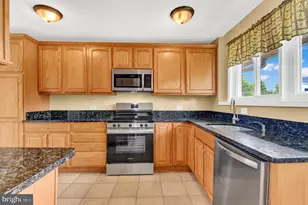 10228 Farnham Dr, Bethesda, MD 20814 - Photo 13