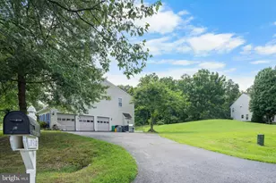 11310 Strawberry Glenn Ln, Glenn Dale, MD 20769 - Photo 9