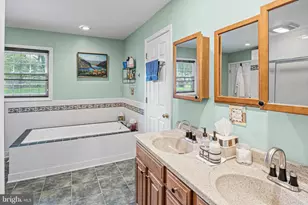 12128 Long Ridge Ln, Bowie, MD 20715 - Photo 19