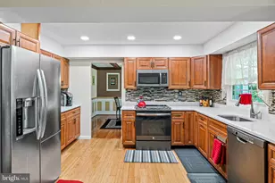 12128 Long Ridge Ln, Bowie, MD 20715 - Photo 11