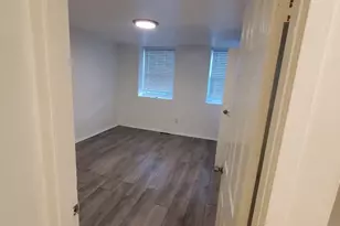 1909 Dutch Village Dr, Hyattsville, MD 20785 - Photo 9