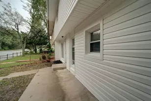 8001 Barlowe Rd, Landover, MD 20785 - Photo 5