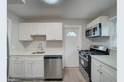 8001 Barlowe Road, Landover, MD 20785 - Photo 13