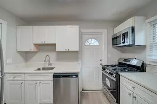 8001 Barlowe Rd, Landover, MD 20785 - Photo 13