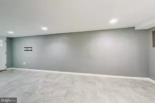 908 E Meadows Ct, Oxon Hill, MD 20745 - Photo 25