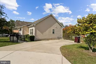 4802 Chief Chris Kyle Ct, Riverdale, MD 20737 - Photo 3