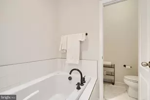 2718 Lanham Hill Cir, Upper Marlboro, MD 20774 - Photo 31