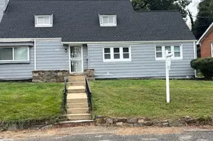 2429 Green Valley Dr, Suitland, MD 20746 - Photo 3