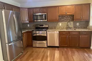 5102 Glassmanor Dr, Oxon Hill, MD 20745 - Photo 3