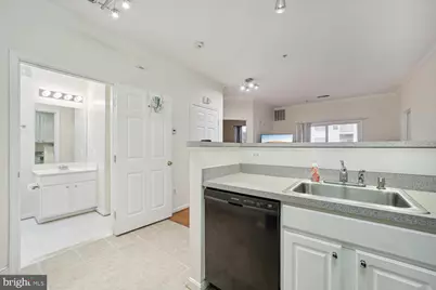 2801 Forest Run Drive #1-303, District Heights, MD 20747 - Photo 9