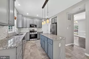 9624 Stuart Ln, Clinton, MD 20735 - Photo 5