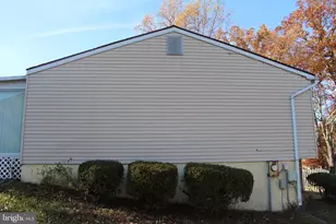 5405 Truoc Ct, Oxon Hill, MD 20745 - Photo 3