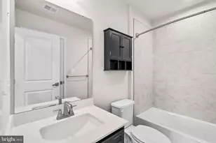 2815 Battersea Lake Loop, Hyattsville, MD 20782 - Photo 21