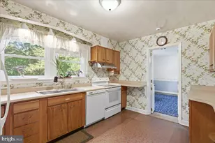 6315 Middleton Ln, Temple Hills, MD 20748 - Photo 11