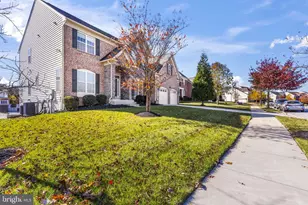 9405 Crystal Oaks Ln, Upper Marlboro, MD 20772 - Photo 3