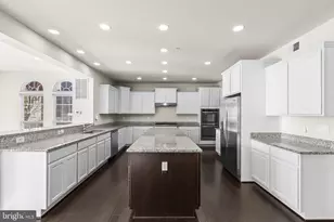 9405 Crystal Oaks Ln, Upper Marlboro, MD 20772 - Photo 21