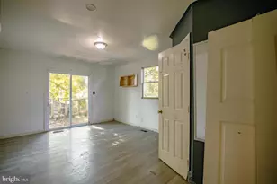 6609 Clinglog St, Capitol Heights, MD 20743 - Photo 7