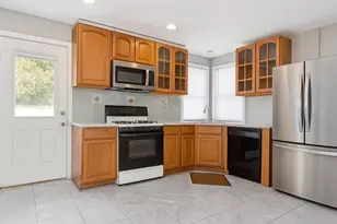 7314 Powhatan St, Lanham, MD 20706 - Photo 3