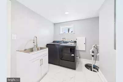 5010 Pierce Avenue, College Park, MD 20740 - Photo 39